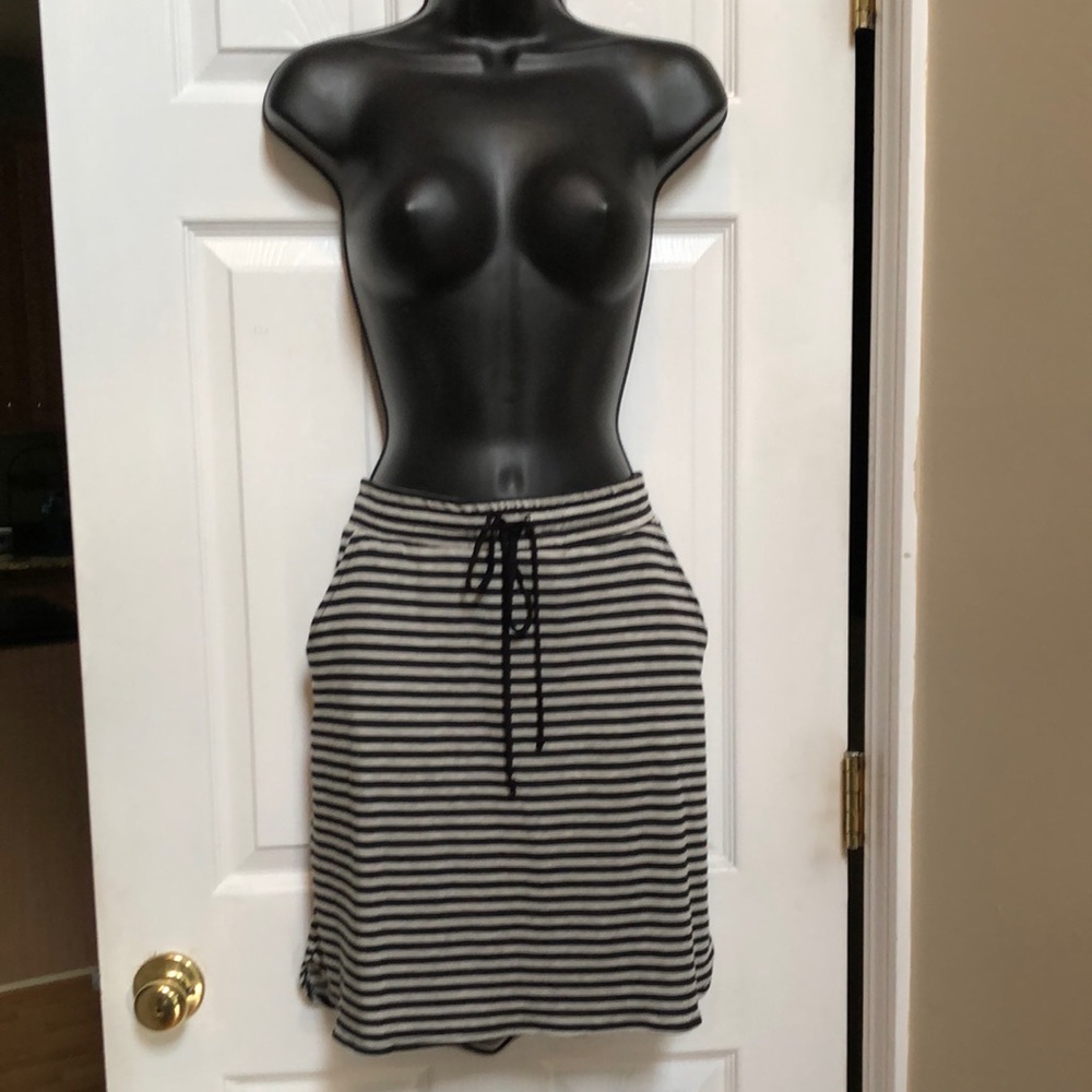 EUC Black & Gray Striped Knit Skirt | Large